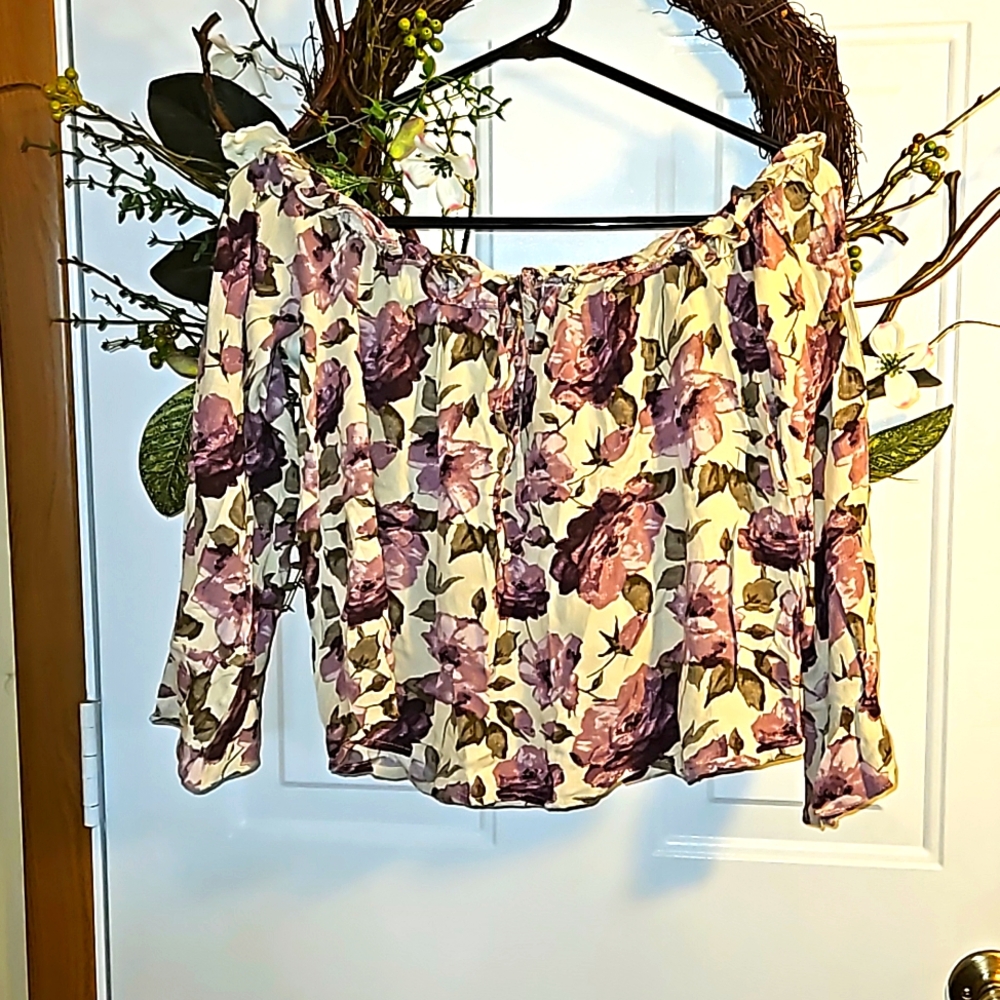 American Eagle Top